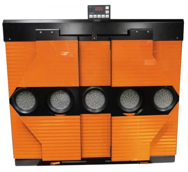 Bar pattern shown, five lamp modules in a row with the manual flaps closed over the chevrons