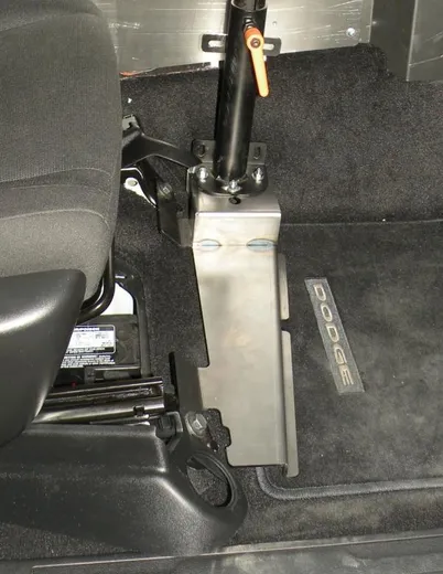 D&R 906-0219A LT6600 mounting kit fitted in a Dodge Durango, bare aluminum base bolted to the floor